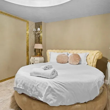 Classic Luxury At Mall * Boekarest