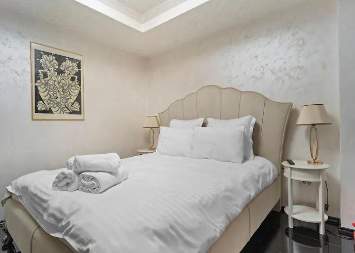 Classic Luxury At Mall Appartement Boekarest
