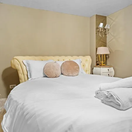 Classic Luxury At Mall