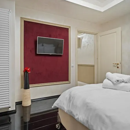 Classic Luxury At Mall Daire