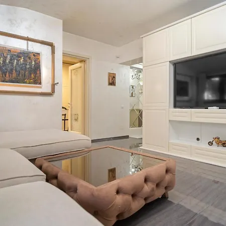 Classic Luxury At Mall Bukarest