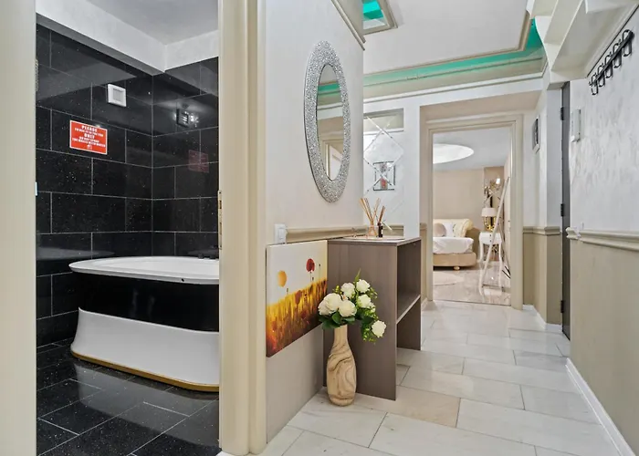 Classic Luxury At Mall Apartament *