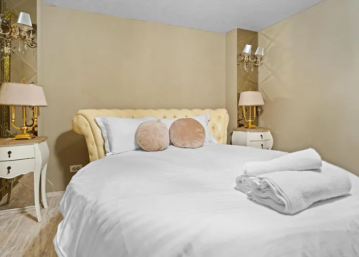 Classic Luxury At Mall