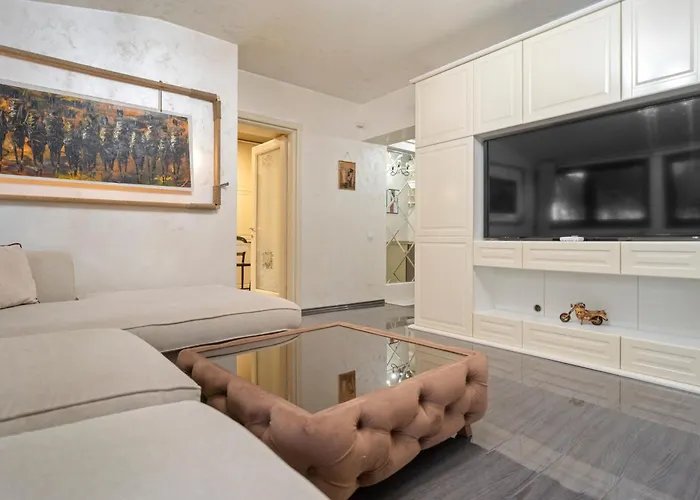 Classic Luxury At Mall Bucureşti