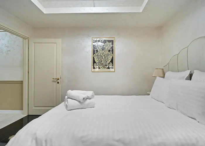 Classic Luxury At Mall Apartament Bukareszt