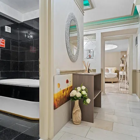 Classic Luxury At Mall Appartement *