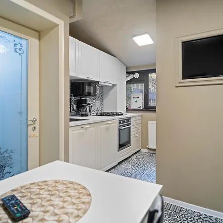 Classic Luxury At Mall * Bucarest