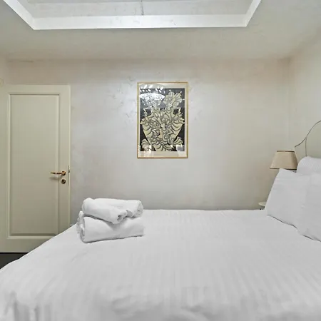 Classic Luxury At Mall Appartement Bucarest